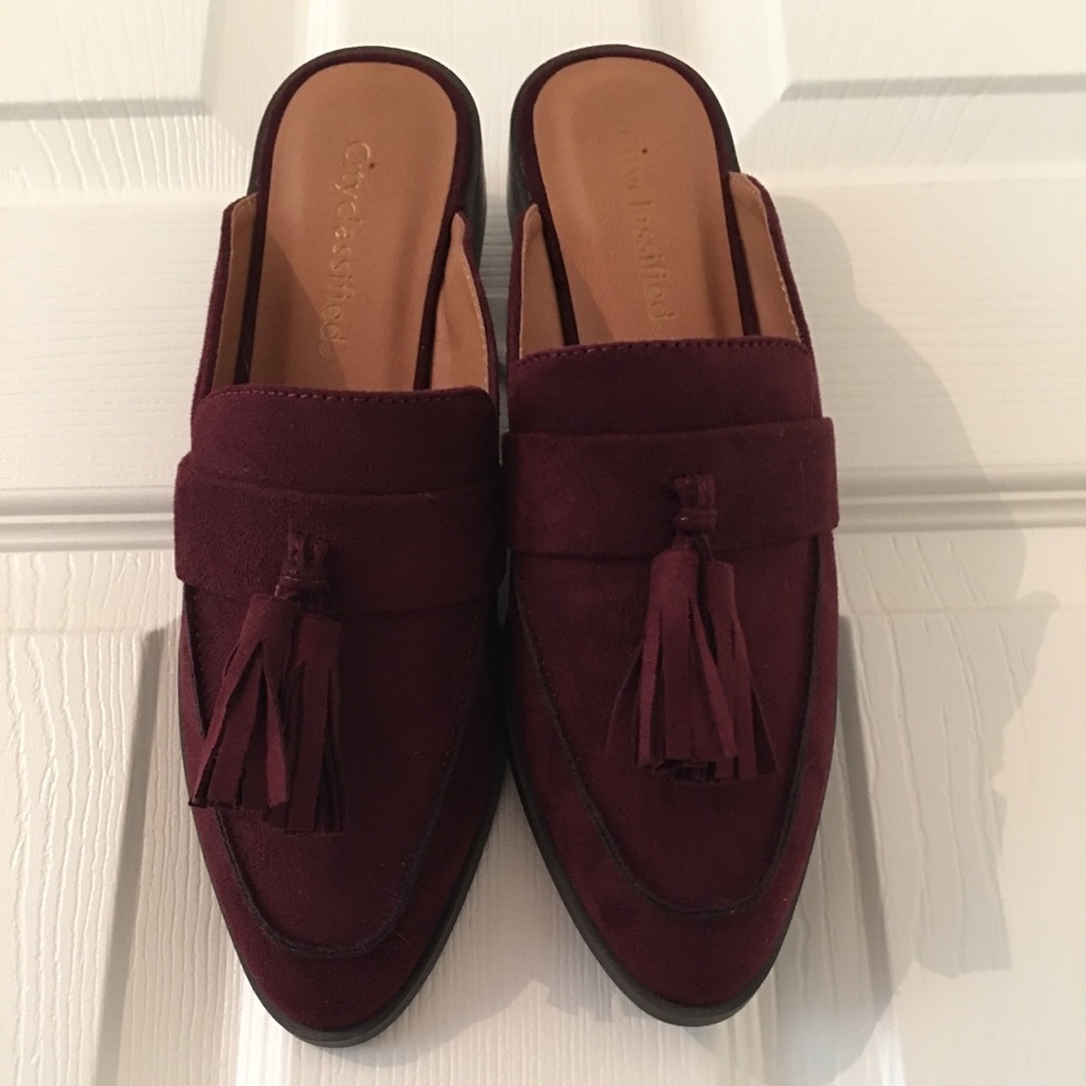 MAROON SLIDE LOAFERS